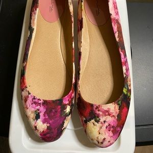 Nina brand flats - multi-color by like new